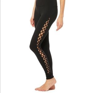 NWT Alo interlaced leggings size M
